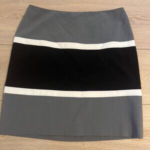 🥀Anne Klein Pencil knee length Skirt Sz10 Grey Black White wide stipes